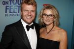 Utrecht 29 oktober 2017
Premiere on your feet in beatrixtheater in Utrecht. Bastiaan Ragas met zijn vrouw Tooske en hun kinderen