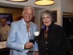 Den Bosch, 17 Oktober 2017
Veiling en tentoonstelling Kleding van Sandra Reemer bij Addy v d Krommenacker.
Willeke v Ammelrooy en Ben Cramer