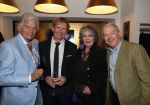 Den Bosch, 17 Oktober 2017
Veiling en tentoonstelling Kleding van Sandra Reemer bij Addy v d Krommenacker.
Willeke v Ammelrooy en Ben Cramer Ronnie Tober en Addy v d Krommenacker
