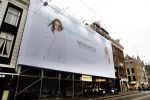 Amsterdam 9 oktober 2017  
Grote reclame van Woolrich op een pand in Amsterdam.