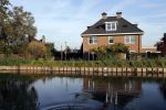 Berkel en Rodenrijs 15 oktober 2018
Monique Hazes en haar tante tillen met vrienden spullen naar hun nieuwe huis. Andre Hazes ligt ziek in bed. Vandaag gaan ze voor het eerst slapen in hun nieuwe huis aan het water.