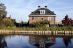 Berkel en Rodenrijs 15 oktober 2018
Monique Hazes en haar tante tillen met vrienden spullen naar hun nieuwe huis. Andre Hazes ligt ziek in bed. Vandaag gaan ze voor het eerst slapen in hun nieuwe huis aan het water.