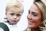 Den Haag 14 oktober 2018
Premiere Woezel en pip in koninklijke schouwburg Den haag. Monique Hazes kwam met haar zoontje Andre Hazes jr