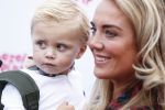 Den Haag 14 oktober 2018
Premiere Woezel en pip in koninklijke schouwburg Den haag. Monique Hazes kwam met haar zoontje Andre Hazes jr
