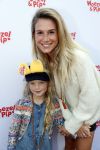 Den Haag 14 oktober 2018
Premiere Woezel en pip in koninklijke schouwburg Den haag. Anouk v Schie de Mol met haar dochter