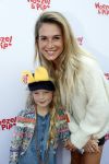 Den Haag 14 oktober 2018
Premiere Woezel en pip in koninklijke schouwburg Den haag. Anouk v Schie de Mol met haar dochter