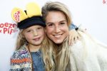 Den Haag 14 oktober 2018
Premiere Woezel en pip in koninklijke schouwburg Den haag. Anouk v Schie de Mol met haar dochter