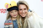 Den Haag 14 oktober 2018
Premiere Woezel en pip in koninklijke schouwburg Den haag. Anouk v Schie de Mol met haar dochter