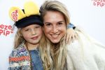 Den Haag 14 oktober 2018
Premiere Woezel en pip in koninklijke schouwburg Den haag. Anouk v Schie de Mol met haar dochter
