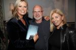 Amsterdam 23 oktober 2018
Boekpresentatie van Antoinette Scheulderman in de soho House . Eva Jinek overhandigt haar het eerste boek. Antoinette met Jan Wouters en zijn vrouw