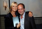 Amsterdam 23 oktober 2018
Boekpresentatie van Antoinette Scheulderman in de soho House . Eva Jinek overhandigt haar het eerste boek. Antoinette met partner Michiel v Egmond