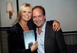 Amsterdam 23 oktober 2018
Boekpresentatie van Antoinette Scheulderman in de soho House . Eva Jinek overhandigt haar het eerste boek. Antoinette met partner Michiel v Egmond