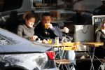 Amsterdam 3 november 2018
Atilay Uslu met zijn vrouw op terras.