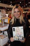 Utrecht 31 oktober 2018
Bobbi Eden en haar man Mark Laurenz met haar nieuwe boek in de jaarbeurs.
