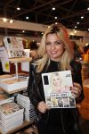 Utrecht 31 oktober 2018
Bobbi Eden en haar man Mark Laurenz met haar nieuwe boek in de jaarbeurs.