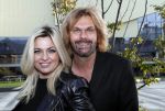 Utrecht 31 oktober 2018
Bobbi Eden en haar man Mark Laurenz met haar nieuwe boek in de jaarbeurs.