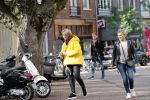 Amsterdam 24 oktober 2018
Caroline Tensen met een vriendin op een scooter in Amsterdam zuid.