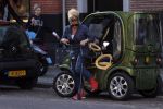 Amsterdam 16 oktober 2018
Connie Witteman doet boodschappen met haar dochter Constanza Breukhoven in haar Connieâ€™s Creative car concept.
