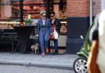 Amsterdam 16 oktober 2018
Connie Witteman doet boodschappen met haar dochter Constanza Breukhoven in haar Connieâ€™s Creative car concept.