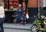 Amsterdam 16 oktober 2018
Connie Witteman doet boodschappen met haar dochter Constanza Breukhoven in haar Connieâ€™s Creative car concept.