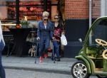 Amsterdam 16 oktober 2018
Connie Witteman doet boodschappen met haar dochter Constanza Breukhoven in haar Connieâ€™s Creative car concept.