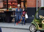 Amsterdam 16 oktober 2018
Connie Witteman doet boodschappen met haar dochter Constanza Breukhoven in haar Connieâ€™s Creative car concept.
