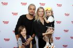 Den Haag 14 oktober 2018
Premiere Woezel en pip in koninklijke schouwburg Den haag. Dinand en Lucy Woesthoff kwam met hun 2 jongste kinderen.