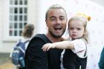 Den Haag 14 oktober 2018
Premiere Woezel en pip in koninklijke schouwburg Den haag. Dinand en Lucy Woesthoff kwam met hun 2 jongste kinderen.