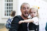 Den Haag 14 oktober 2018
Premiere Woezel en pip in koninklijke schouwburg Den haag. Dinand en Lucy Woesthoff kwam met hun 2 jongste kinderen.