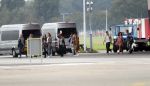 Schiphol Oost 4 oktober 2018
Vrienden van Johnny de Mol en zijn vrouw Anouk vertrekken vanaf schiphol oost met een prive vliegtuig naar Portugal. Aanwezig oa Willek Alberti  , broer Kaj Lerby met gezin Dinand en Lucy Woesthoff John Ewbank en Kelly Weekers Katja Schuurman en Freek v Noordwijk Tony Berk manager Carlijn de Vries met man Nikkie Plessen en Linda de Mol met Jeroen Rietbergen en kinderen Noah en Julian.