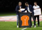 Amsterdam 13 oktober 2018
Nederland - Duitsland in de Johan Cruijff arens . eindstand 3-0
Na de Wedstrijd werden Dirk Kuyt en Rafael v d Vaart  gehuldigd. Dirk had zijn vrouw Gertrude en kinderen meegenomen. Rafael had zijn vriendin Estavan Polman en zijn kinderen Damian en Jesslynn meegenomen . Ook zijn ouders en schoonouders waren erbij.