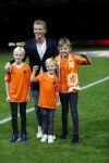 Amsterdam 13 oktober 2018
Nederland - Duitsland in de Johan Cruijff arens . eindstand 3-0
Na de Wedstrijd werden Dirk Kuyt en Rafael v d Vaart  gehuldigd. Dirk had zijn vrouw Gertrude en kinderen meegenomen. Rafael had zijn vriendin Estavan Polman en zijn kinderen Damian en Jesslynn meegenomen . Ook zijn ouders en schoonouders waren erbij.