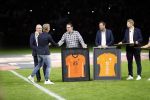 Amsterdam 13 oktober 2018
Nederland - Duitsland in de Johan Cruijff arens . eindstand 3-0
Na de Wedstrijd werden Dirk Kuyt en Rafael v d Vaart  gehuldigd. Dirk had zijn vrouw Gertrude en kinderen meegenomen. Rafael had zijn vriendin Estavan Polman en zijn kinderen Damian en Jesslynn meegenomen . Ook zijn ouders en schoonouders waren erbij.