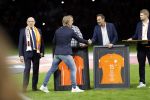 Amsterdam 13 oktober 2018
Nederland - Duitsland in de Johan Cruijff arens . eindstand 3-0
Na de Wedstrijd werden Dirk Kuyt en Rafael v d Vaart  gehuldigd. Dirk had zijn vrouw Gertrude en kinderen meegenomen. Rafael had zijn vriendin Estavan Polman en zijn kinderen Damian en Jesslynn meegenomen . Ook zijn ouders en schoonouders waren erbij.