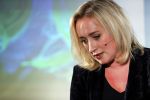 Amsterdam 23 oktober 2018
Boekpresentatie van Antoinette Scheulderman in de soho House . Eva Jinek overhandigt haar het eerste boek.