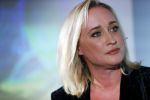 Amsterdam 23 oktober 2018
Boekpresentatie van Antoinette Scheulderman in de soho House . Eva Jinek overhandigt haar het eerste boek.