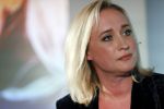 Amsterdam 23 oktober 2018
Boekpresentatie van Antoinette Scheulderman in de soho House . Eva Jinek overhandigt haar het eerste boek.