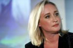 Amsterdam 23 oktober 2018
Boekpresentatie van Antoinette Scheulderman in de soho House . Eva Jinek overhandigt haar het eerste boek.