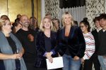 Amsterdam 23 oktober 2018
Boekpresentatie van Antoinette Scheulderman in de soho House . Eva Jinek overhandigt haar het eerste boek.