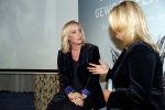 Amsterdam 23 oktober 2018
Boekpresentatie van Antoinette Scheulderman in de soho House . Eva Jinek overhandigt haar het eerste boek.