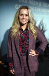 Amsterdam 23 oktober 2018
Boekpresentatie van Antoinette Scheulderman in de soho House . Eva Jinek overhandigt haar het eerste boek. Fatima Moreira de Melo
