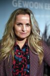 Amsterdam 23 oktober 2018
Boekpresentatie van Antoinette Scheulderman in de soho House . Eva Jinek overhandigt haar het eerste boek. Fatima Moreira de Melo
