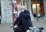 Amsterdam 16 oktober 2018
Felix Rottenberg bellend op de fiets.