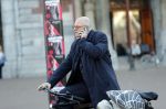 Amsterdam 16 oktober 2018
Felix Rottenberg bellend op de fiets.