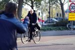 Amsterdam 16 oktober 2018
Felix Rottenberg bellend op de fiets.