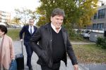 Amsterdam 6 november 2018
Advocaat Gert-Jan Knoops arriveert samen met Frank Masmeijer en zijn vrouw Carry Knoops bij de rechtbank in Amsterdam. De rechtbank in Amsterdam behandelt dinsdag de uitleveringszaak tegen de voormalig-tv-presentator.
