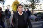 Amsterdam 6 november 2018
Advocaat Gert-Jan Knoops arriveert samen met Frank Masmeijer en zijn vrouw Carry Knoops bij de rechtbank in Amsterdam. De rechtbank in Amsterdam behandelt dinsdag de uitleveringszaak tegen de voormalig-tv-presentator.