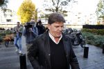 Amsterdam 6 november 2018
Advocaat Gert-Jan Knoops arriveert samen met Frank Masmeijer en zijn vrouw Carry Knoops bij de rechtbank in Amsterdam. De rechtbank in Amsterdam behandelt dinsdag de uitleveringszaak tegen de voormalig-tv-presentator.