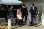 Amsterdam 6 november 2018
Advocaat Gert-Jan Knoops arriveert samen met Frank Masmeijer en zijn vrouw Carry Knoops bij de rechtbank in Amsterdam. De rechtbank in Amsterdam behandelt dinsdag de uitleveringszaak tegen de voormalig-tv-presentator.
