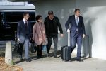 Amsterdam 6 november 2018
Advocaat Gert-Jan Knoops arriveert samen met Frank Masmeijer en zijn vrouw Carry Knoops bij de rechtbank in Amsterdam. De rechtbank in Amsterdam behandelt dinsdag de uitleveringszaak tegen de voormalig-tv-presentator.